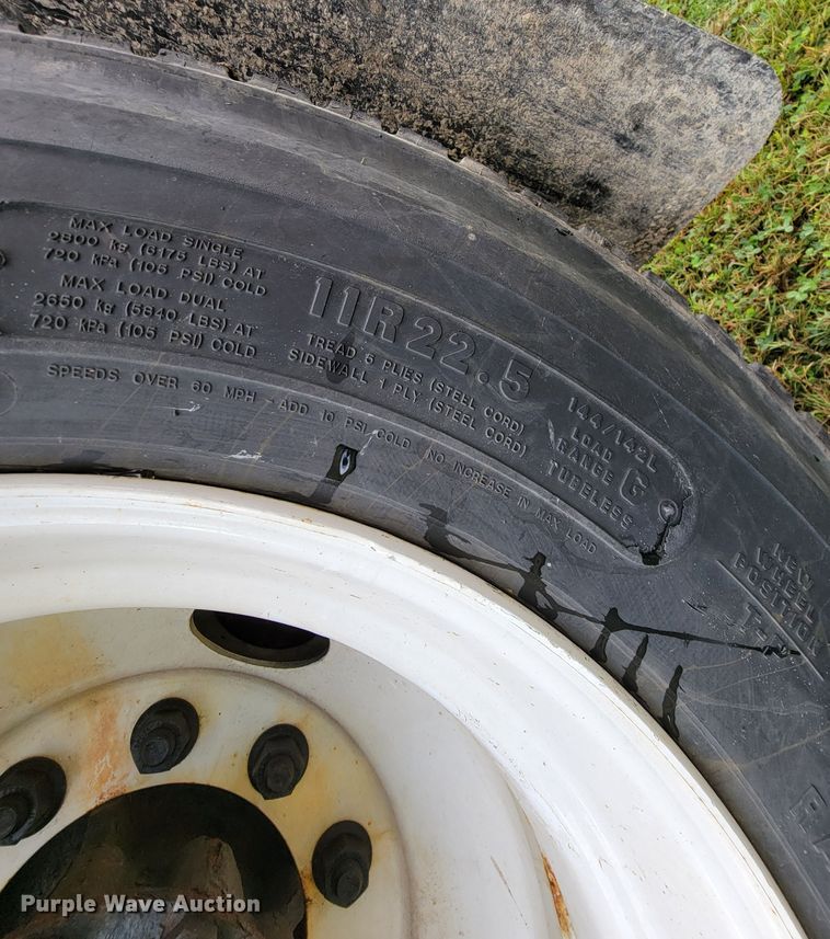 image for item KQ9204 2002 International 4900  Crew Cab dump truck