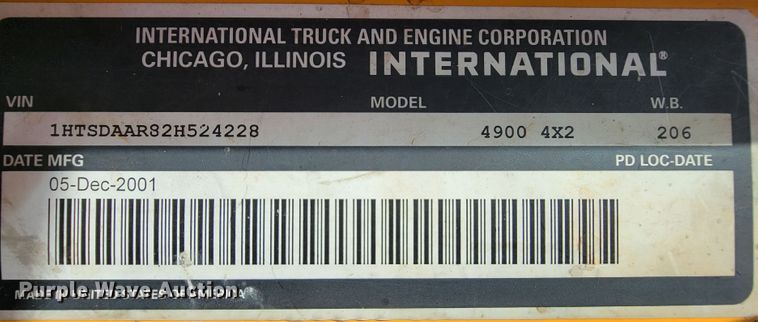 image for item KQ9204 2002 International 4900  Crew Cab dump truck