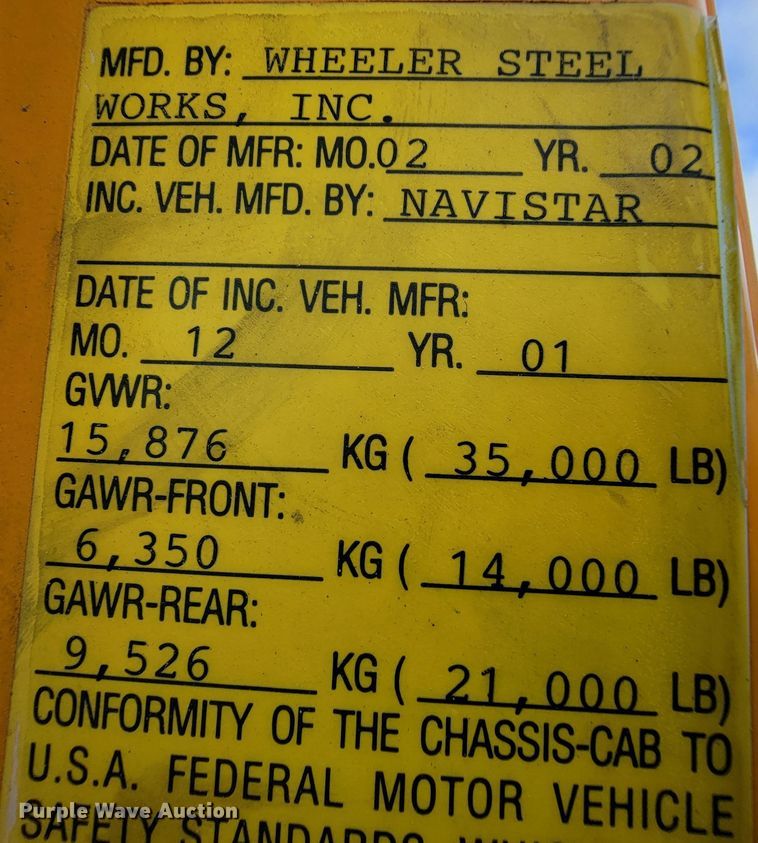 image for item KQ9204 2002 International 4900  Crew Cab dump truck