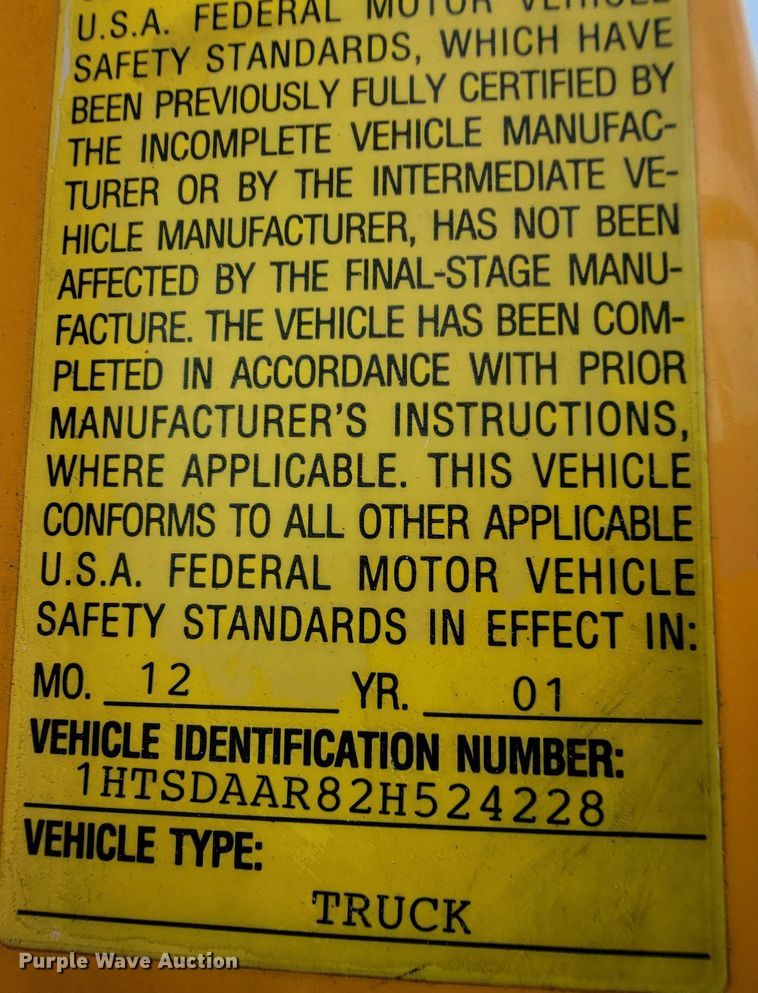 image for item KQ9204 2002 International 4900  Crew Cab dump truck