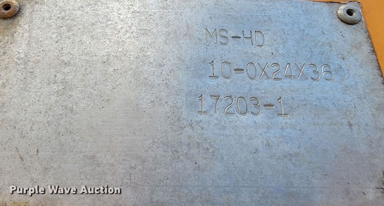 image for item KQ9204 2002 International 4900  Crew Cab dump truck