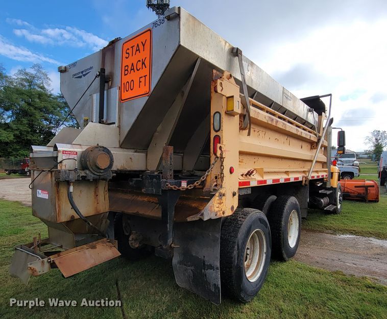 image for item KQ9205 2005 International 7400  dump truck