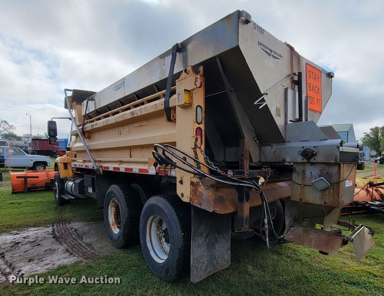 image for item KQ9205 2005 International 7400  dump truck