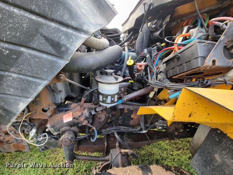 image for item KQ9205 2005 International 7400  dump truck