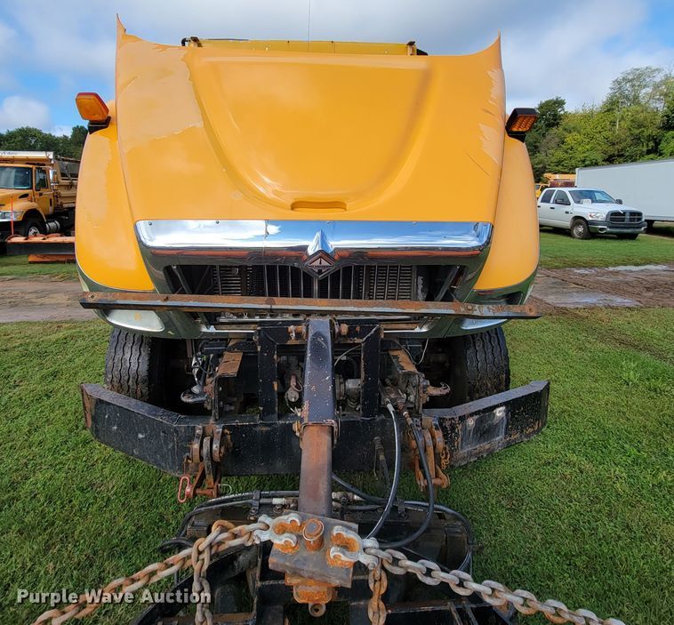 image for item KQ9205 2005 International 7400  dump truck