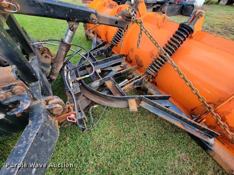 image for item KQ9205 2005 International 7400  dump truck