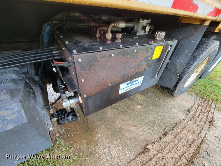 image for item KQ9205 2005 International 7400  dump truck