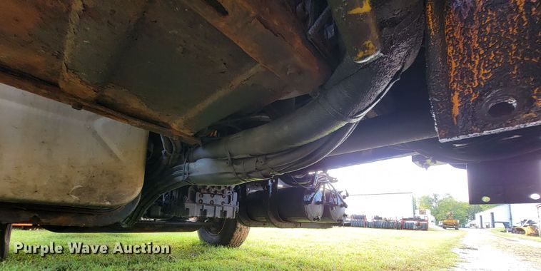 image for item KQ9205 2005 International 7400  dump truck