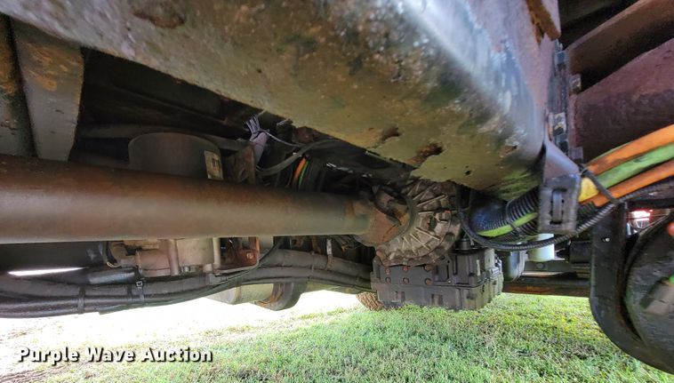 image for item KQ9205 2005 International 7400  dump truck