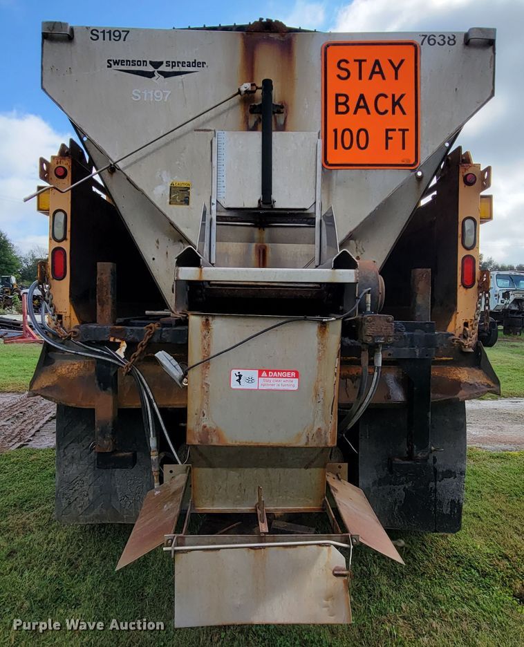 image for item KQ9205 2005 International 7400  dump truck