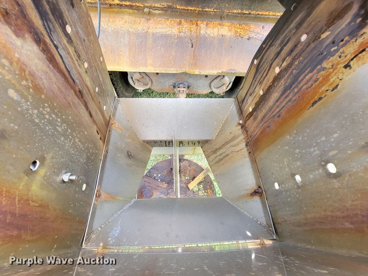 image for item KQ9205 2005 International 7400  dump truck