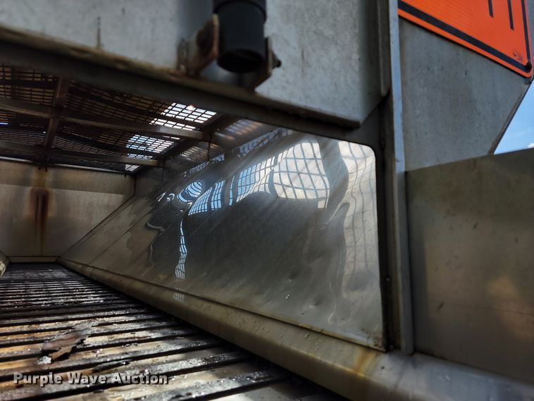 image for item KQ9205 2005 International 7400  dump truck