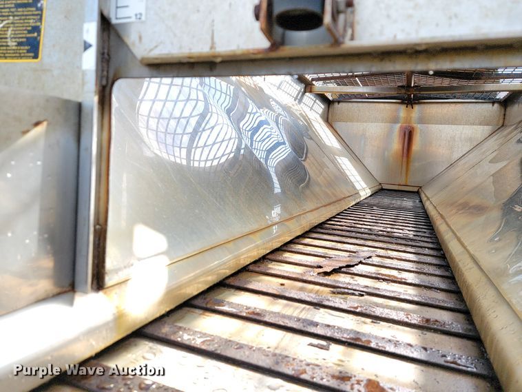 image for item KQ9205 2005 International 7400  dump truck