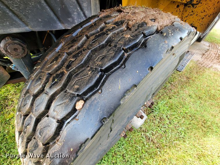 image for item KQ9205 2005 International 7400  dump truck