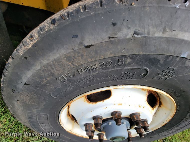 image for item KQ9205 2005 International 7400  dump truck