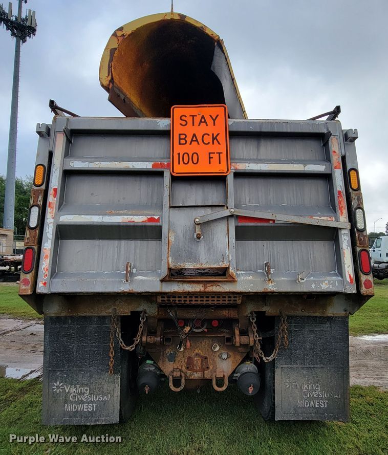 image for item KQ9206 2005 International 7600  dump truck