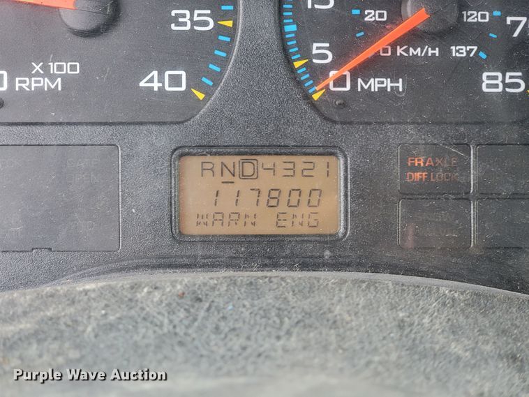 image for item KQ9206 2005 International 7600  dump truck