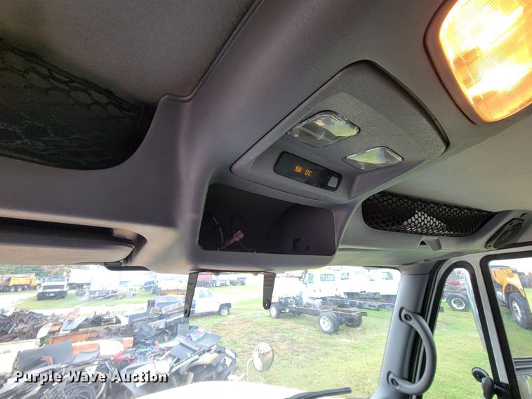 image for item KQ9206 2005 International 7600  dump truck