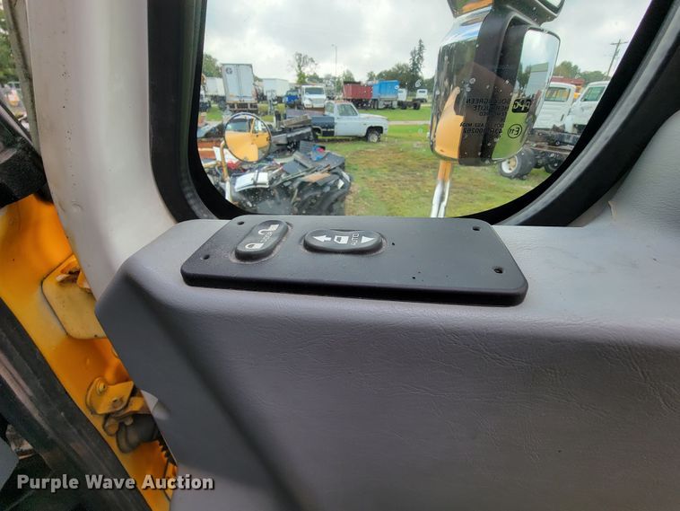 image for item KQ9206 2005 International 7600  dump truck