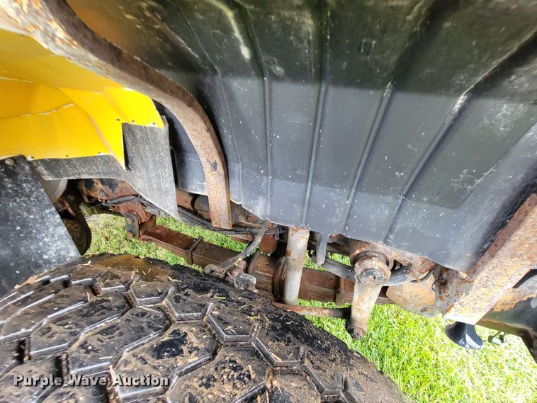 image for item KQ9206 2005 International 7600  dump truck