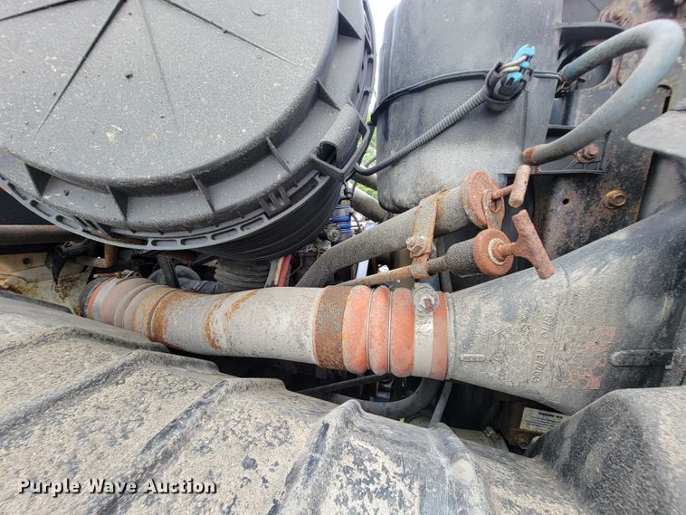 image for item KQ9206 2005 International 7600  dump truck