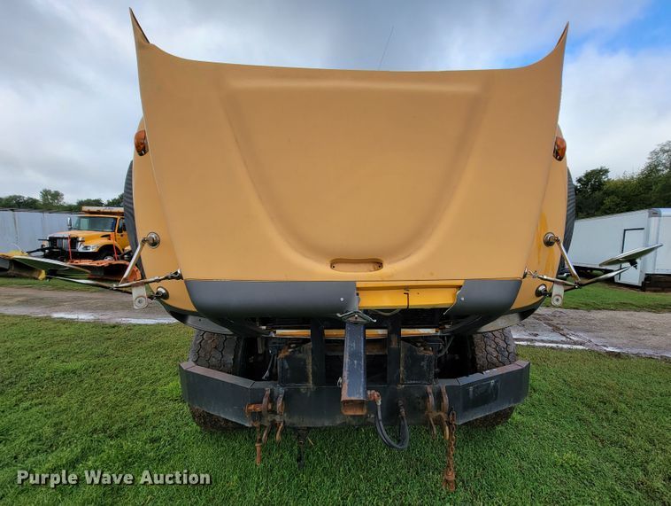 image for item KQ9206 2005 International 7600  dump truck