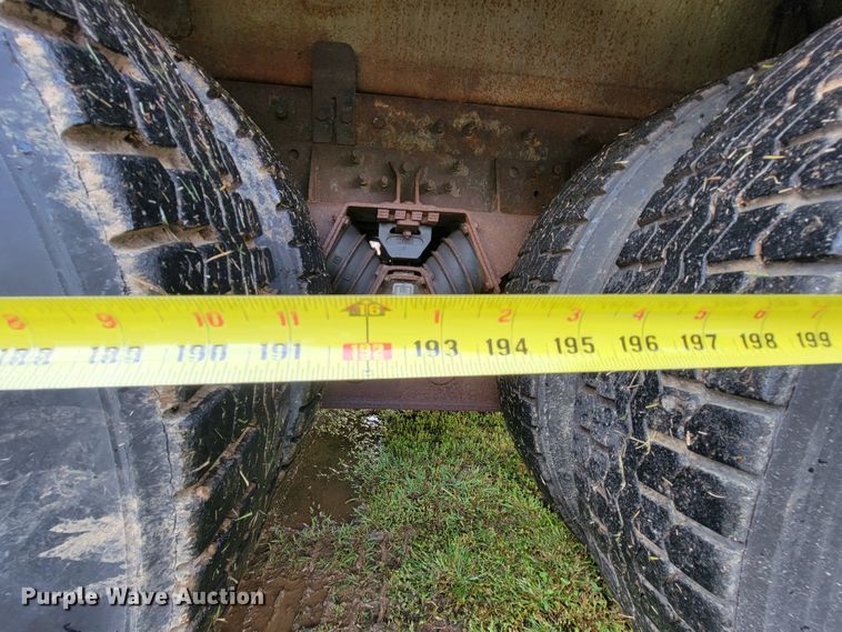 image for item KQ9206 2005 International 7600  dump truck