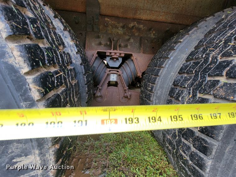 image for item KQ9206 2005 International 7600  dump truck