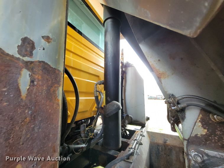 image for item KQ9206 2005 International 7600  dump truck