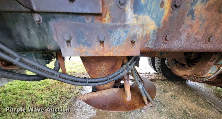 image for item KQ9206 2005 International 7600  dump truck