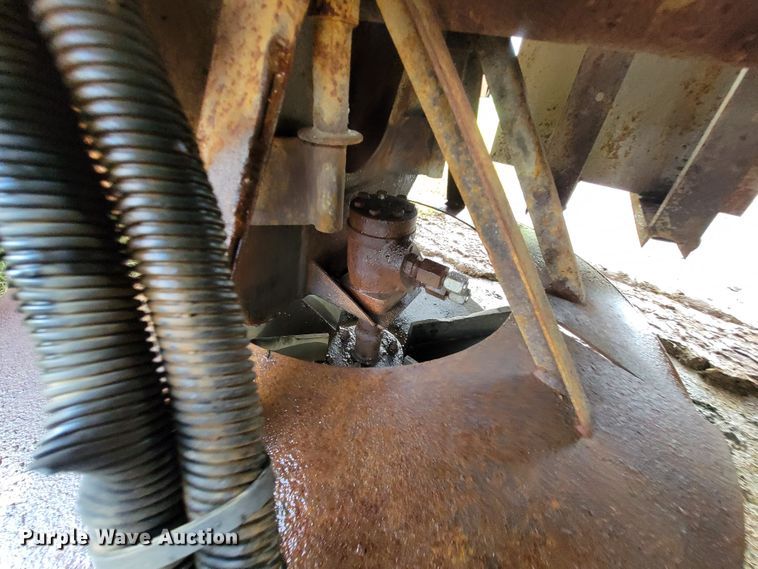 image for item KQ9206 2005 International 7600  dump truck