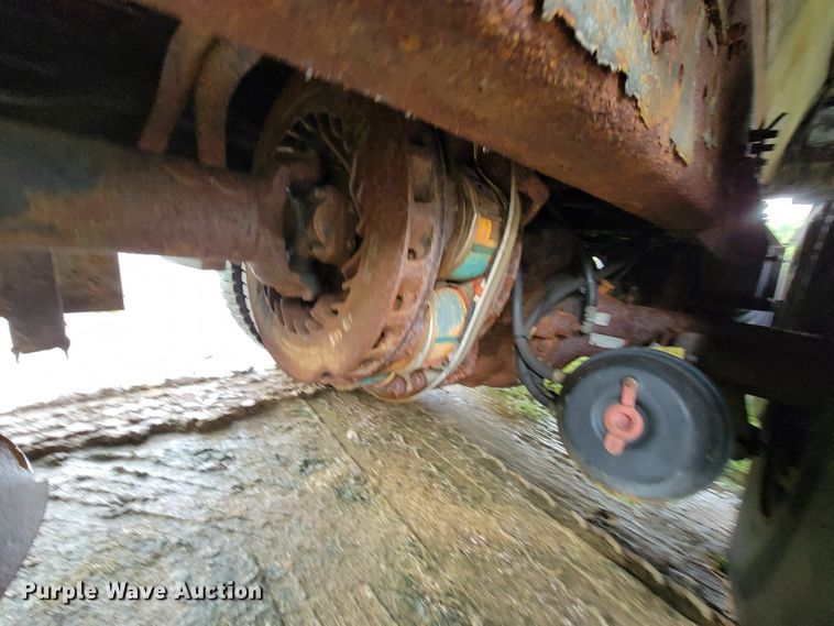 image for item KQ9206 2005 International 7600  dump truck