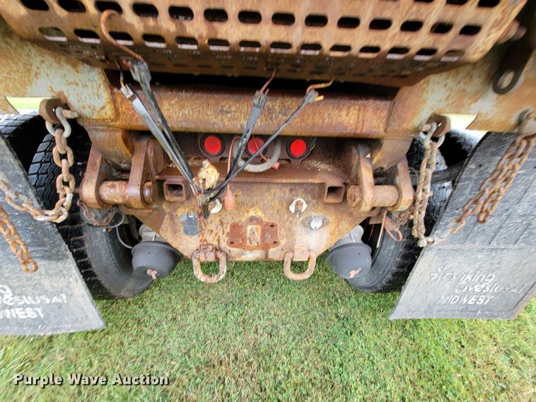 image for item KQ9206 2005 International 7600  dump truck