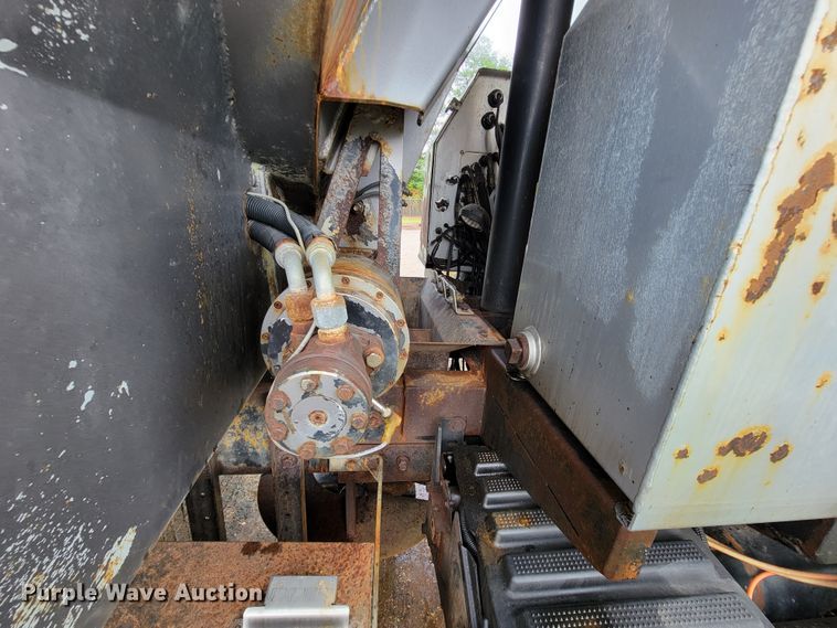 image for item KQ9206 2005 International 7600  dump truck