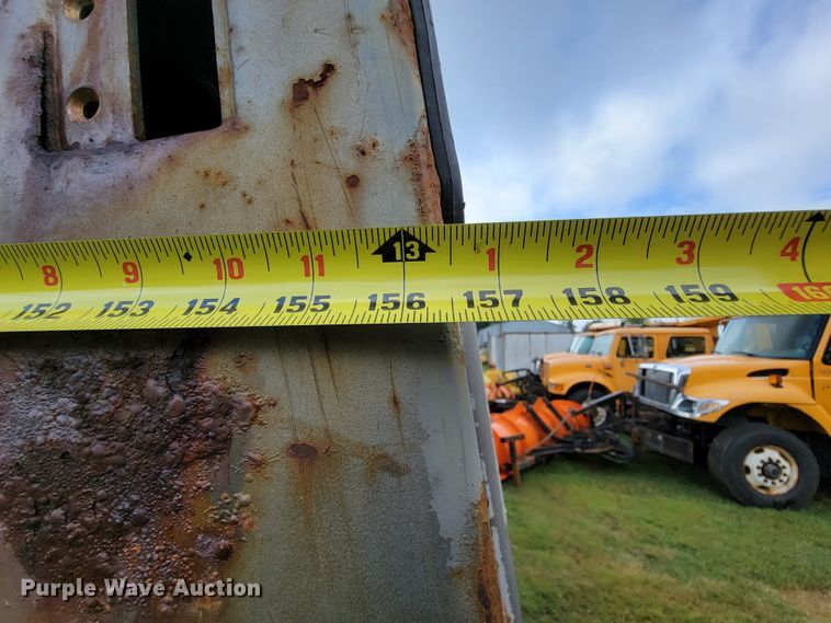 image for item KQ9206 2005 International 7600  dump truck