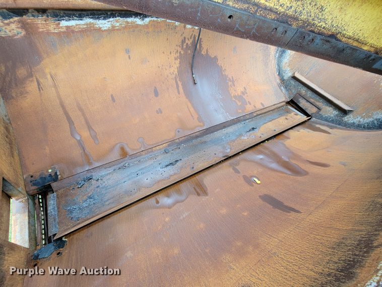 image for item KQ9206 2005 International 7600  dump truck