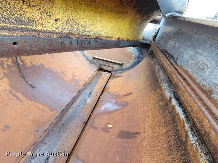 image for item KQ9206 2005 International 7600  dump truck