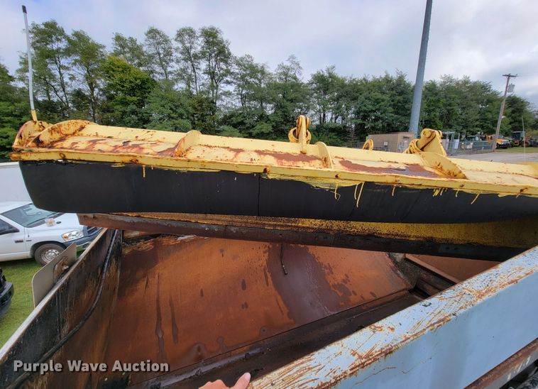 image for item KQ9206 2005 International 7600  dump truck