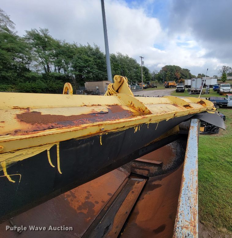 image for item KQ9206 2005 International 7600  dump truck