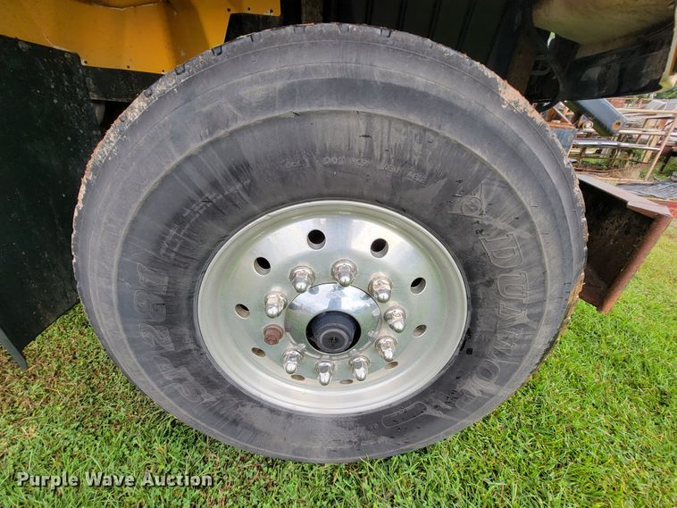 image for item KQ9206 2005 International 7600  dump truck