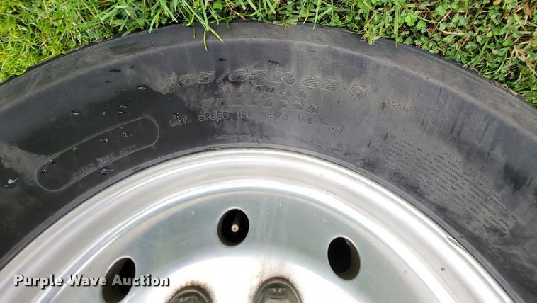 image for item KQ9206 2005 International 7600  dump truck