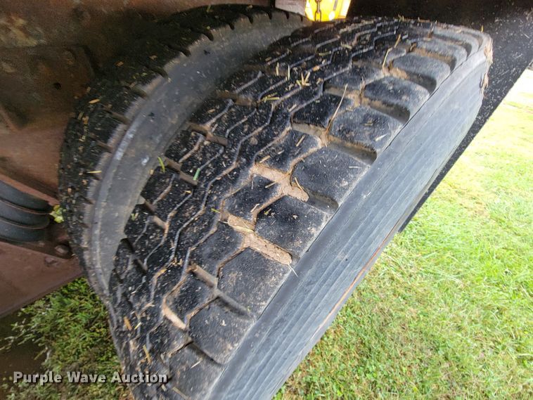 image for item KQ9206 2005 International 7600  dump truck