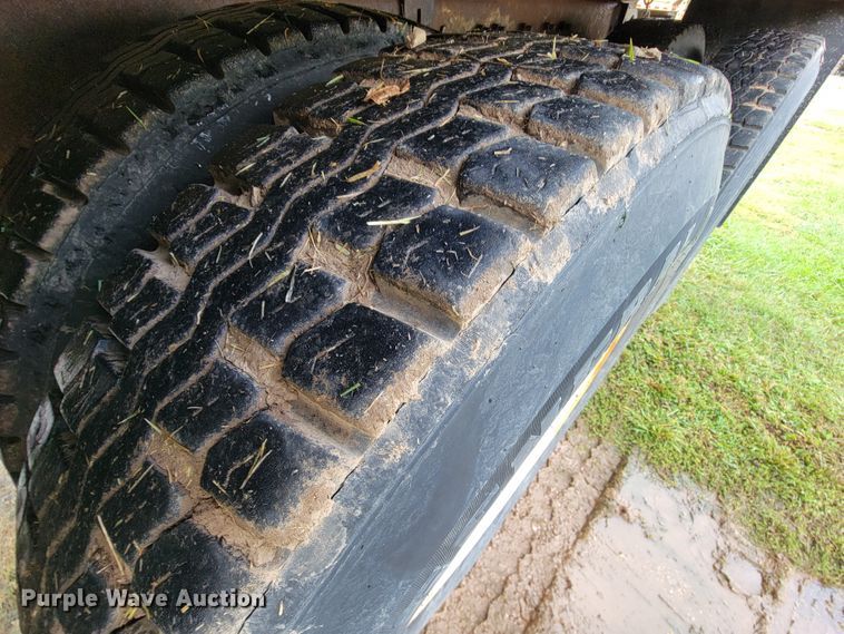 image for item KQ9206 2005 International 7600  dump truck