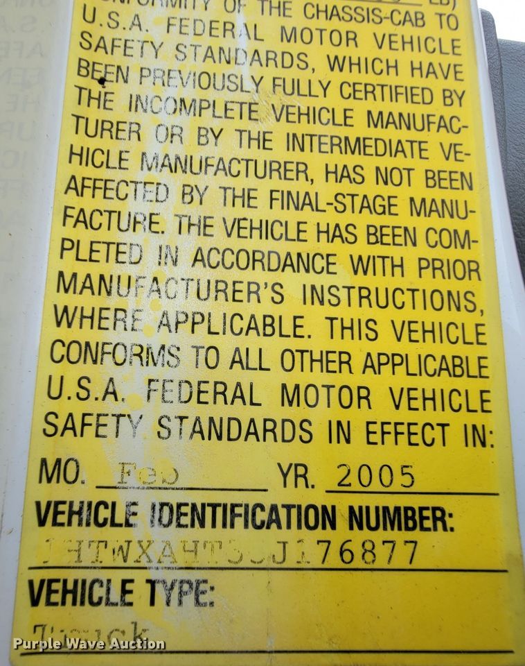 image for item KQ9206 2005 International 7600  dump truck