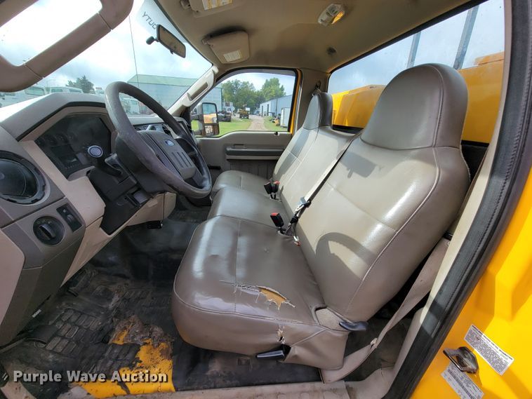 image for item KQ9207 2008 Ford F450 Super Duty  utility / service truck