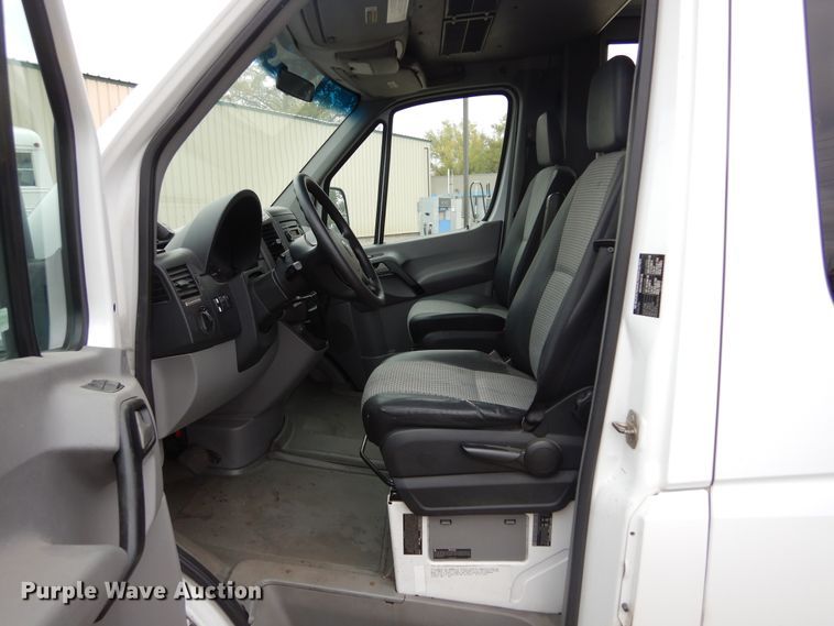 image for item KV9021 2007 Dodge Sprinter 3500  shuttle bus