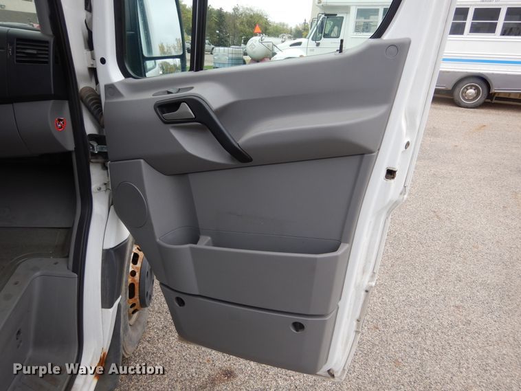 image for item KV9021 2007 Dodge Sprinter 3500  shuttle bus