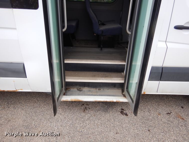 image for item KV9021 2007 Dodge Sprinter 3500  shuttle bus