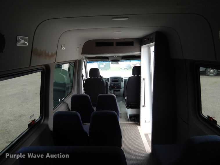 image for item KV9021 2007 Dodge Sprinter 3500  shuttle bus