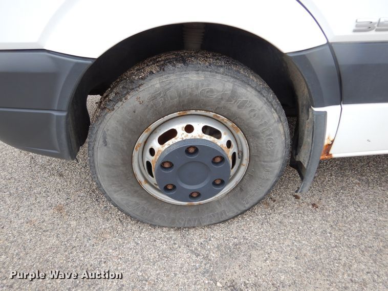 image for item KV9021 2007 Dodge Sprinter 3500  shuttle bus